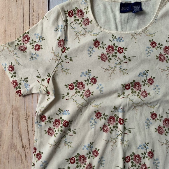 Basic Editions Ivory Floral tee - Picture 4 of 8